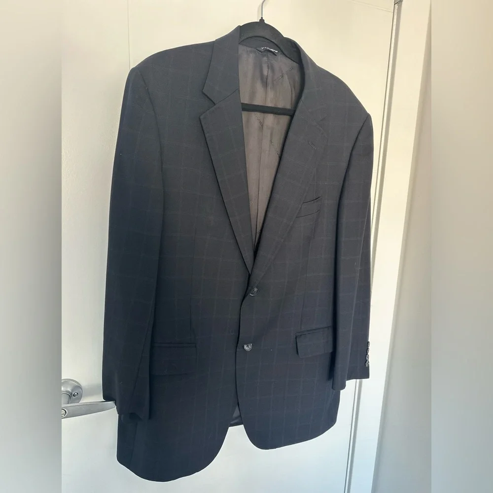 Dolce & Gabbana 100% Virgin Wool Designer Suit | Subtle Checkered Pattern - Picture 6 of 17